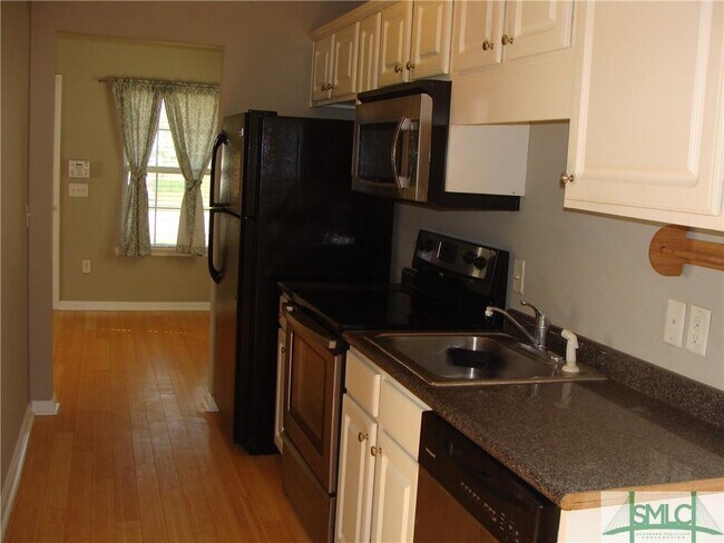 Building Photo - 31 Rosa Ln