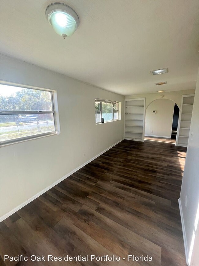 Building Photo - 3 br, 2 bath House - 8987 Castle Blvd