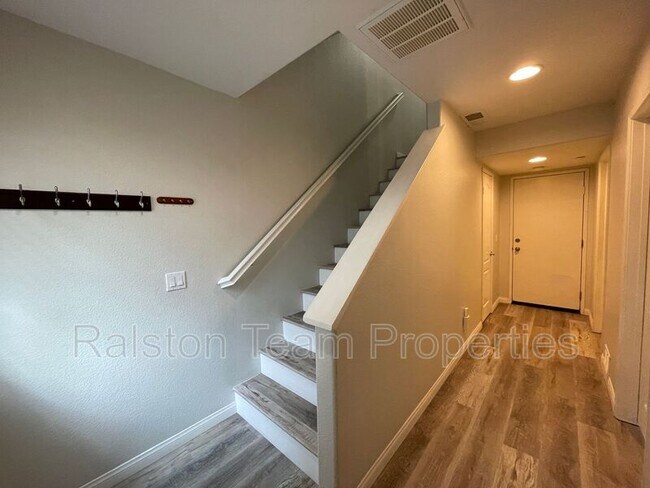 Building Photo - 1644 Burr Oak Pl