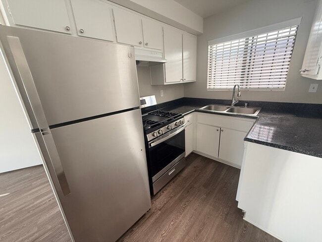 Studio - Galleria Townhomes