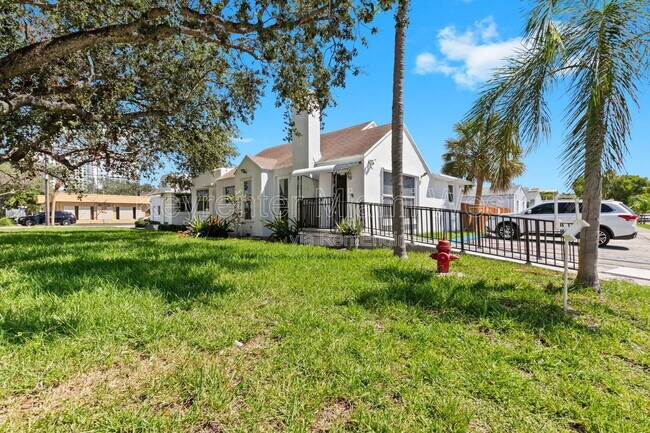 Foto del edificio - 699 S Federal Hwy