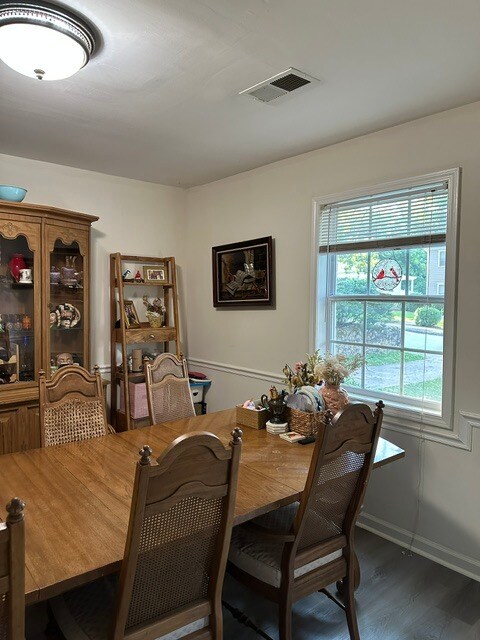 Vista del comedor - 657 Home Avenue SE