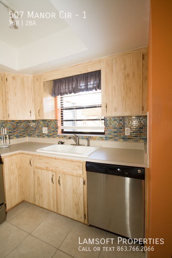 Foto del edificio - 507 Manor Cir