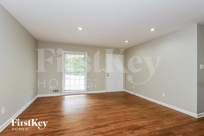 Foto del edificio - 2340 Melody Ln NW