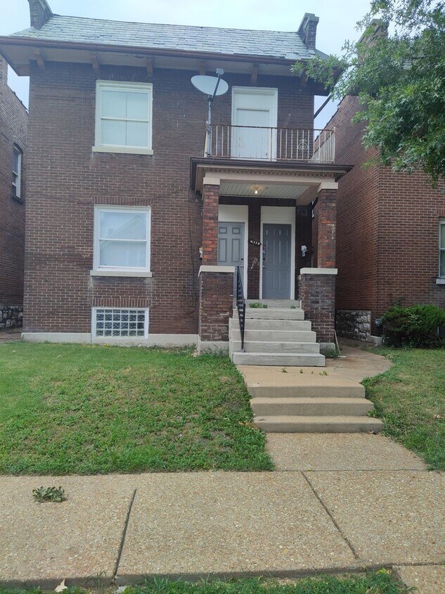 4133 Kossuth Ave Unit 2F, St. Louis, MO 63115 Room for Rent in St
