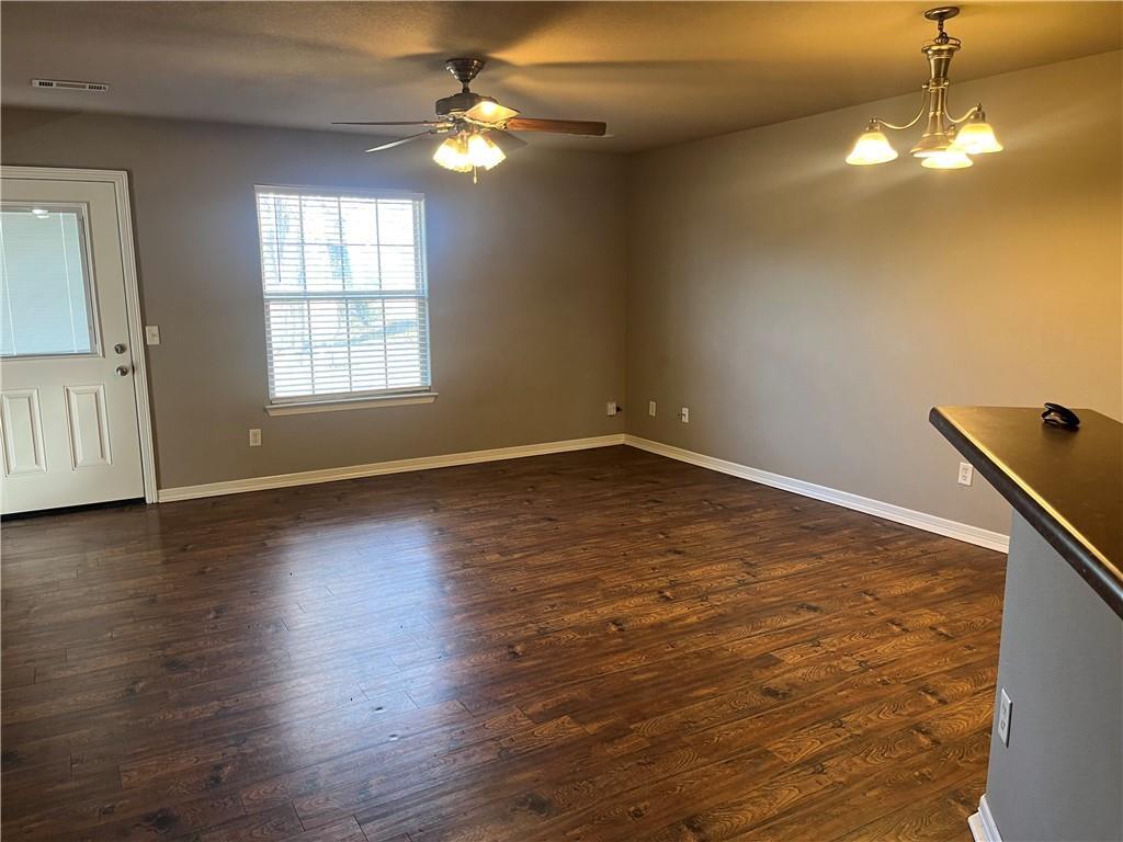 Building Photo - 2442 S Rill St