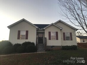 Building Photo - 2400 Terra Dr