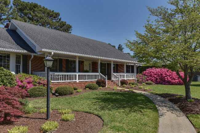 Foto del edificio - 4241 Rivercliff Crescent W