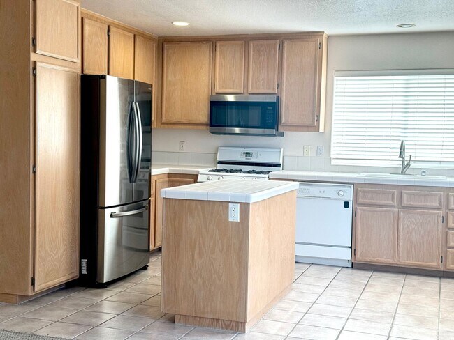 Foto del edificio - ***Pacific Beach 3 bedroom, 2.5 bathroom t...