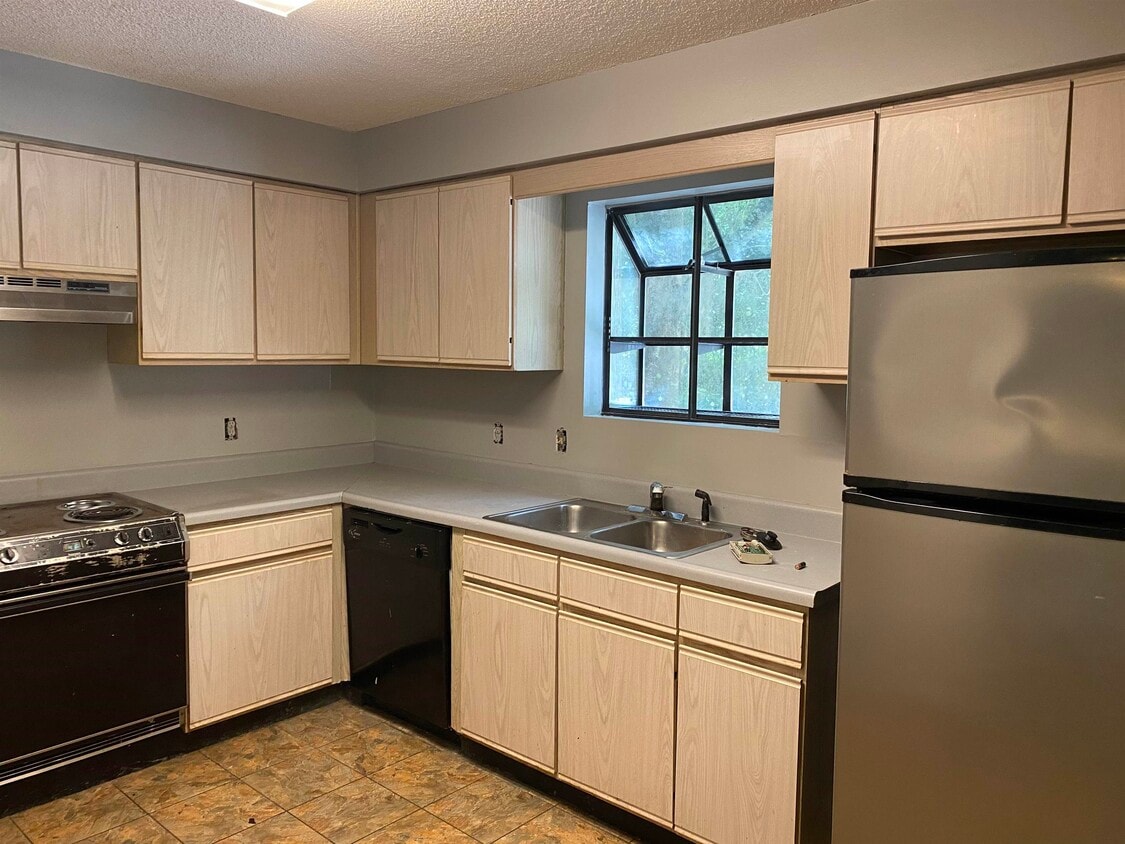 1985 Nicklaus Dr, Tallahassee, FL 32301 Townhome Rentals in Tallahassee FL
