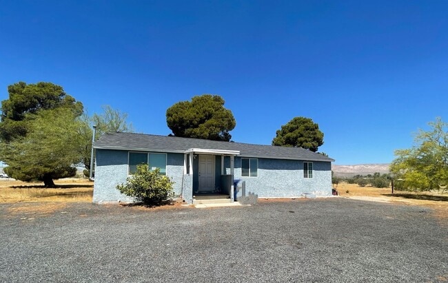 Building Photo - 601 1/2 California City Blvd.