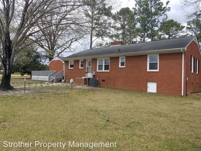 Foto del edificio - 3 br, 1.5 bath House - 995 Barbecue Church Rd