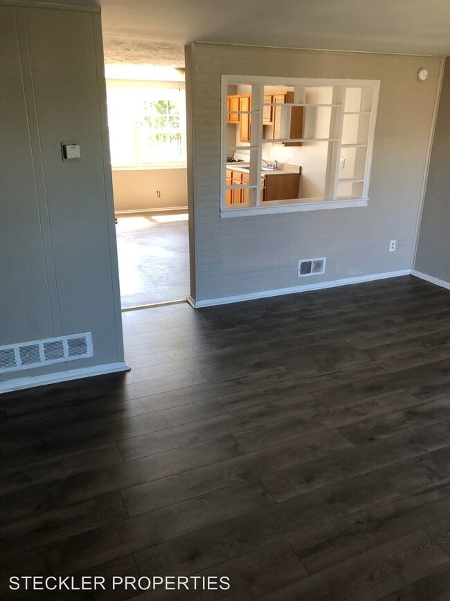 Foto del edificio - 3 br, 1 bath House - 7807 St Bridget Lane