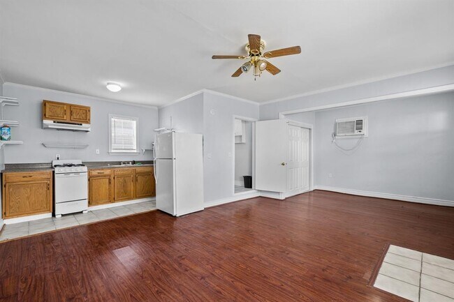 Building Photo - 4367 Varsity Ln