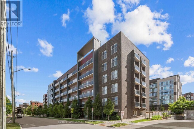 Building Photo - 251-251 Hemlock St