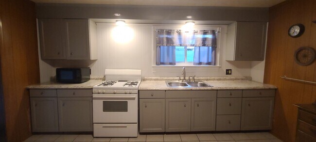 New Kitchen installed in Sept 2021 - 6 Wilson St