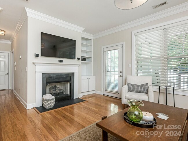 Building Photo - 1037 Davant Ln