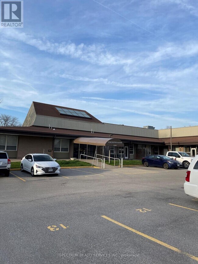 Photo du bâtiment - 6350 Dorchester Rd