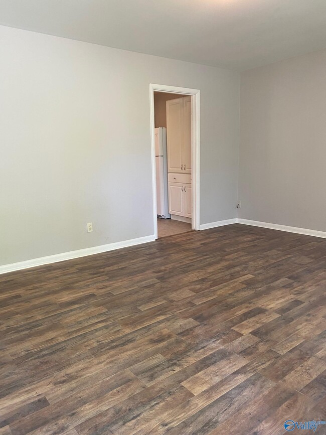 Foto del edificio - 2611 Hilltop Terrace NW