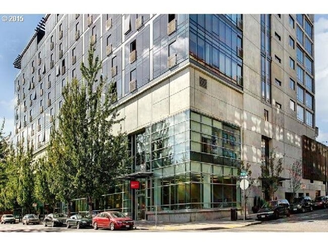 Elegant Pearl District Residence with Designer Kitchen, Floor-to-Ceiling Windows & Secured Parking - Elegant Pearl District Residence with Designer Kitchen, Floor-to-Ceiling Windows & Secured Parking House