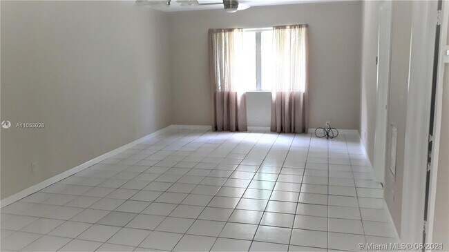 Building Photo - 639 W Oakland Park Blvd