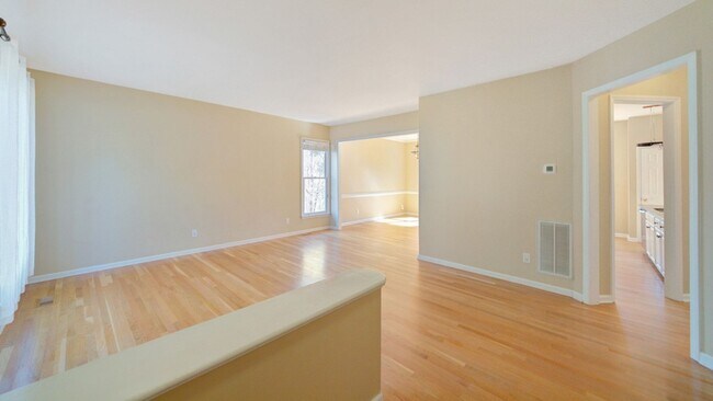 Foto del edificio - Bright + Spacious 4 Bedroom Home w/ Walkout Basement in Chestnut Bluffs of Woodcroft!