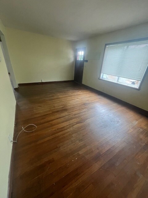 sala de estar - 1604 N New York Ave