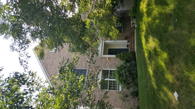 Building Photo - 16 Stonewall Cir