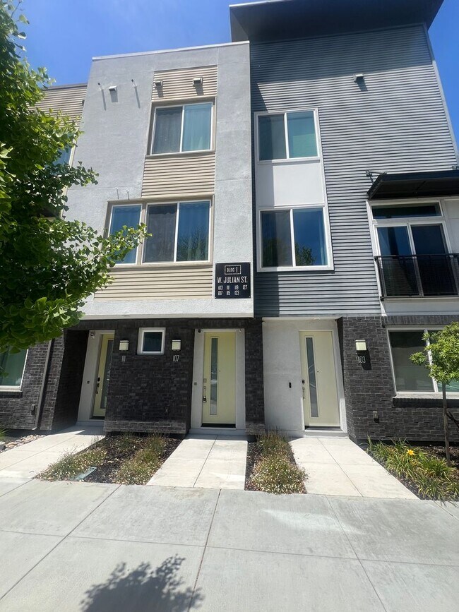Foto del edificio - Downtown SJ SMART tri-level condo availabl...