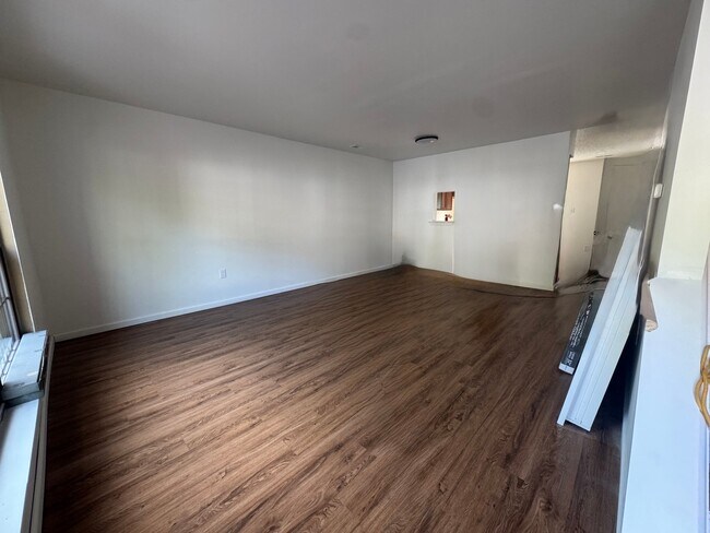 Foto del edificio - 225 W Leeds Ave