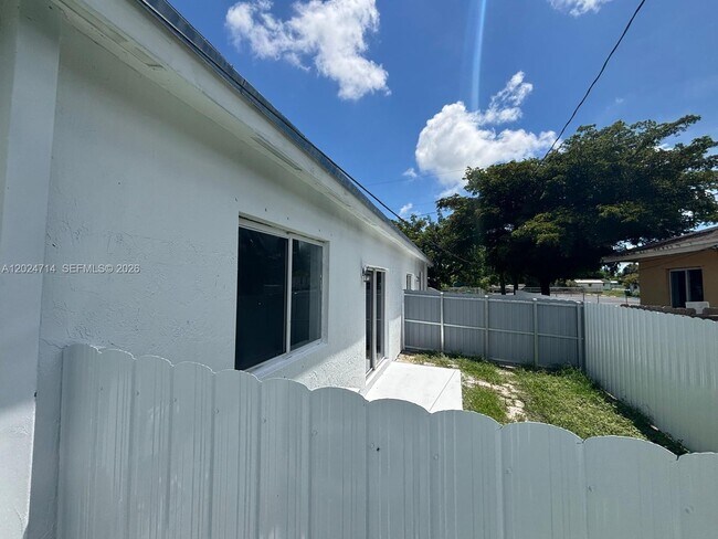 Photo - 26514 SW 138th Ave House