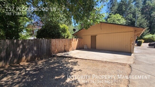 Building Photo - 157 Peckerwood Ln