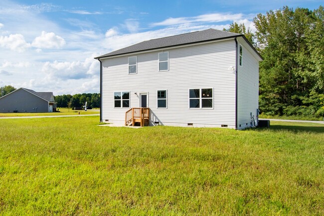 Building Photo - Brand New 4 Bedroom Smithfield Home Close ...