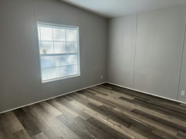 Building Photo - 9430 Paradise Dr