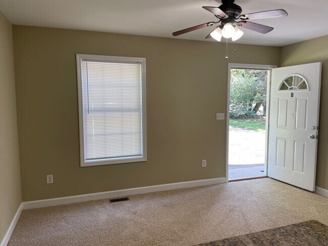 Building Photo - 1276