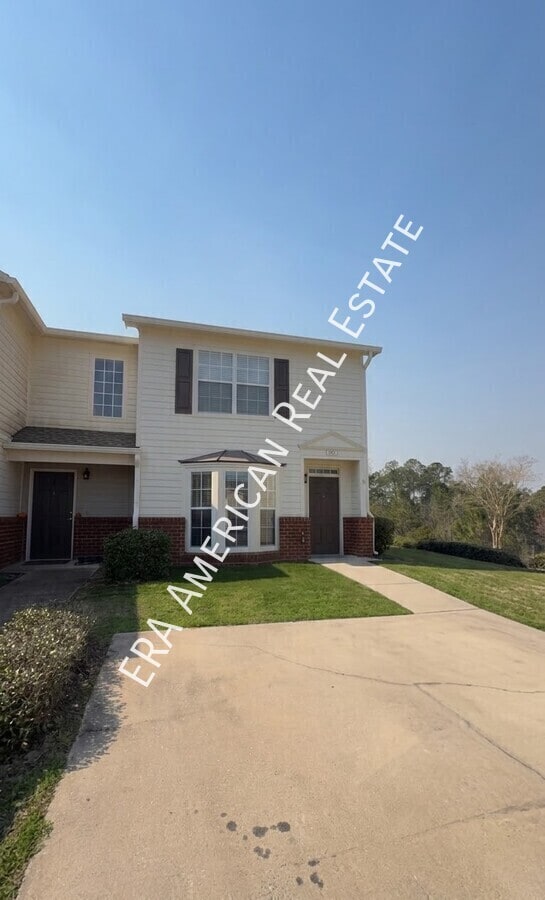 Building Photo - 761 Majestic Dr