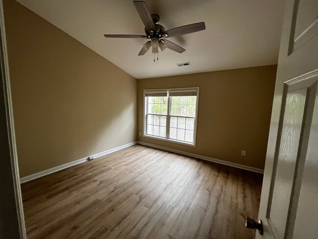 Primary bedroom - 5557 Vista View Court