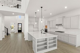 Building Photo - 373 Hollister Dr