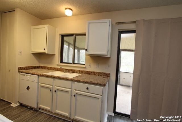 Foto del edificio - 6659 GRIST MILL ST