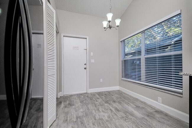 Building Photo - 13208 Sharondale Ct