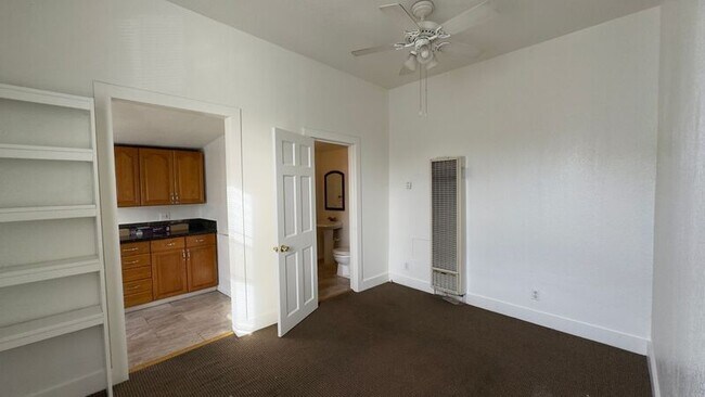 Foto del edificio - 7027 Washington Ave