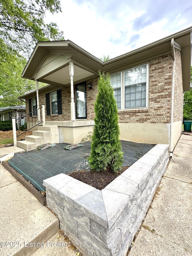 Foto del edificio - 6203 Lynnchester Dr