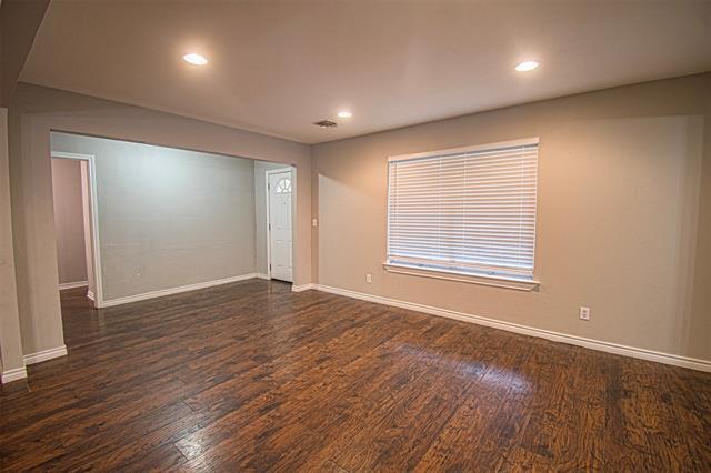 Building Photo - 2632 Brookview Dr