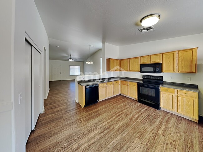 Building Photo - 69 E Coral Bean Dr