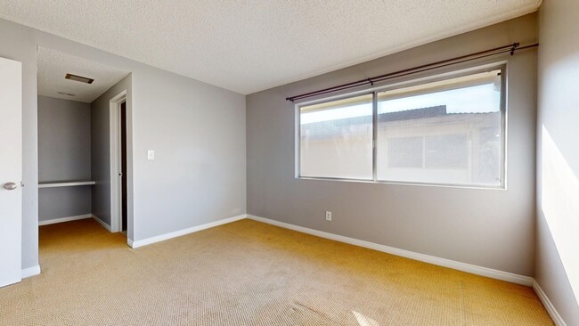 Building Photo - 1306 Amethyst St