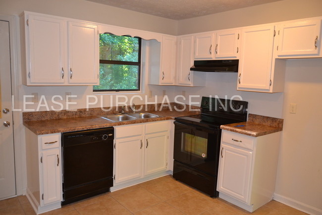 Building Photo - Duplex with Basement