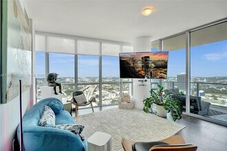 Building Photo - 1100 Biscayne Blvd