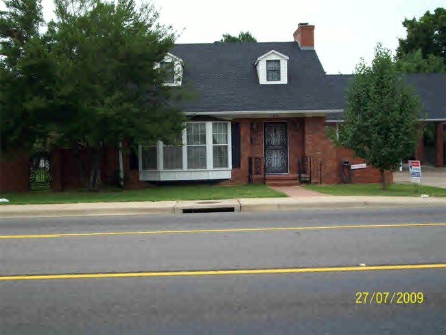 Building Photo - 309 S Rogers St