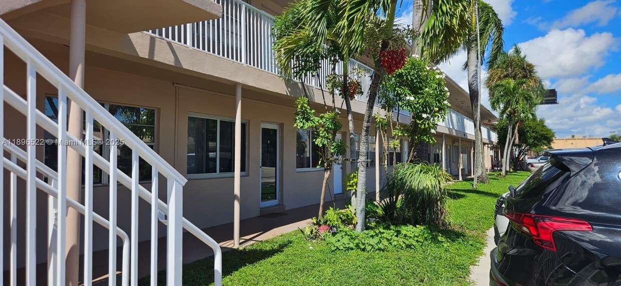 Foto principal - 230 SW 11th Ave