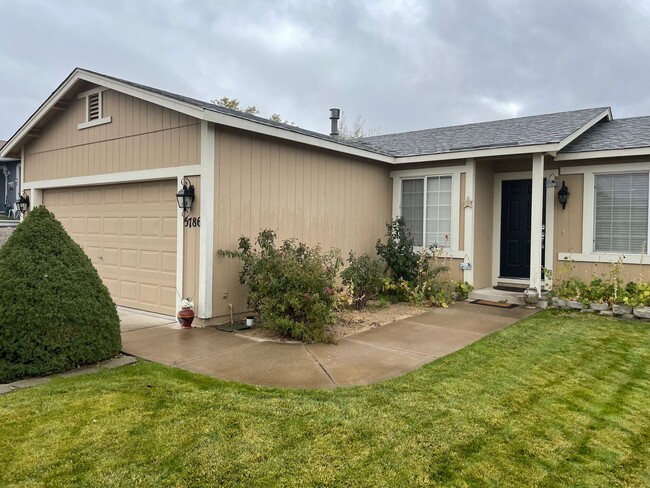 Building Photo - Outdoor built-in BBQ, deck, fully landscaped.